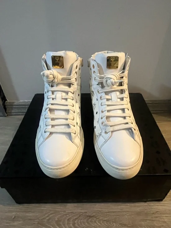 MCM Turnlock Style Classic Visetos High Top White with Gold Zippers - Picture 10 of 15